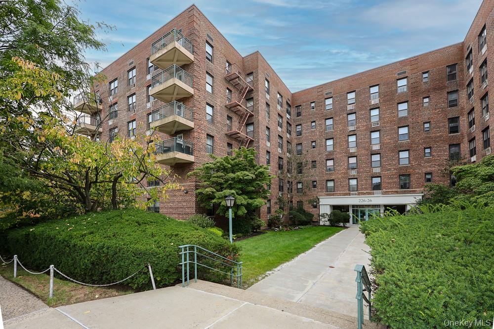 226-26 Union Turnpike Unit 6H, Oakland Gardens NY 11364
