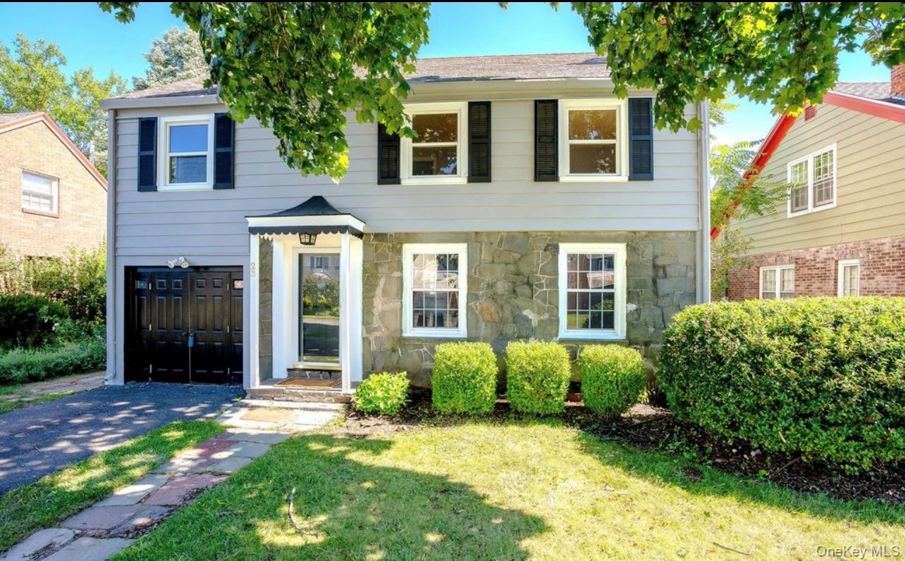 23 Home Avenue, Colonie NY 12208