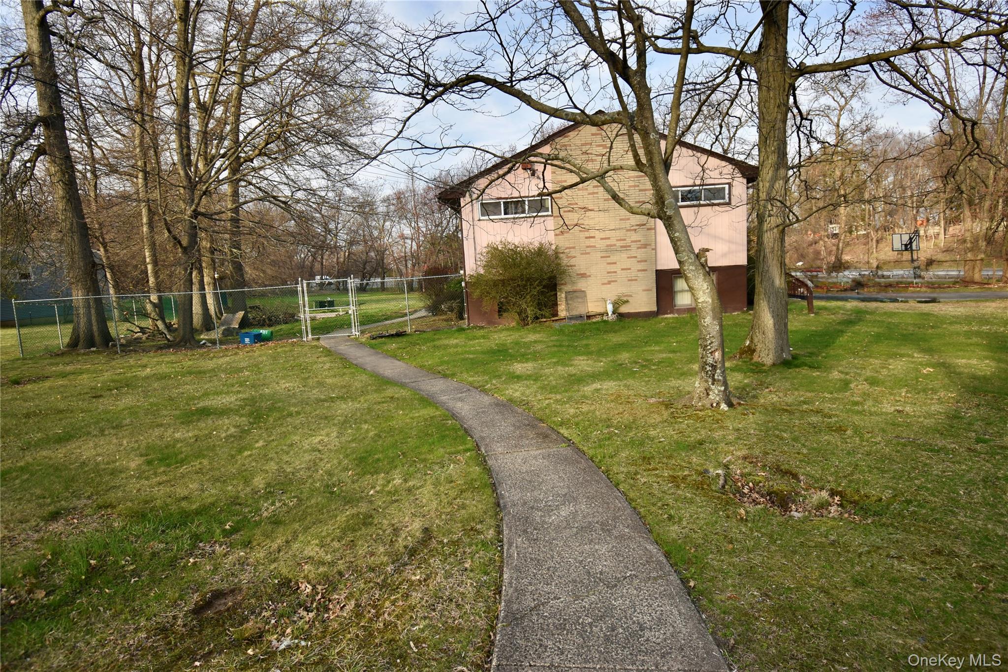 130 Scotland Hill Road, Chestnut Ridge NY 10977