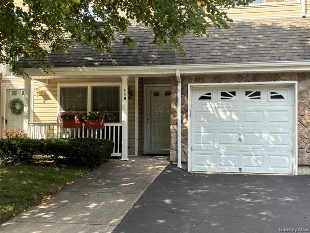 118 Joseph Lane, Dix Hills NY 11746