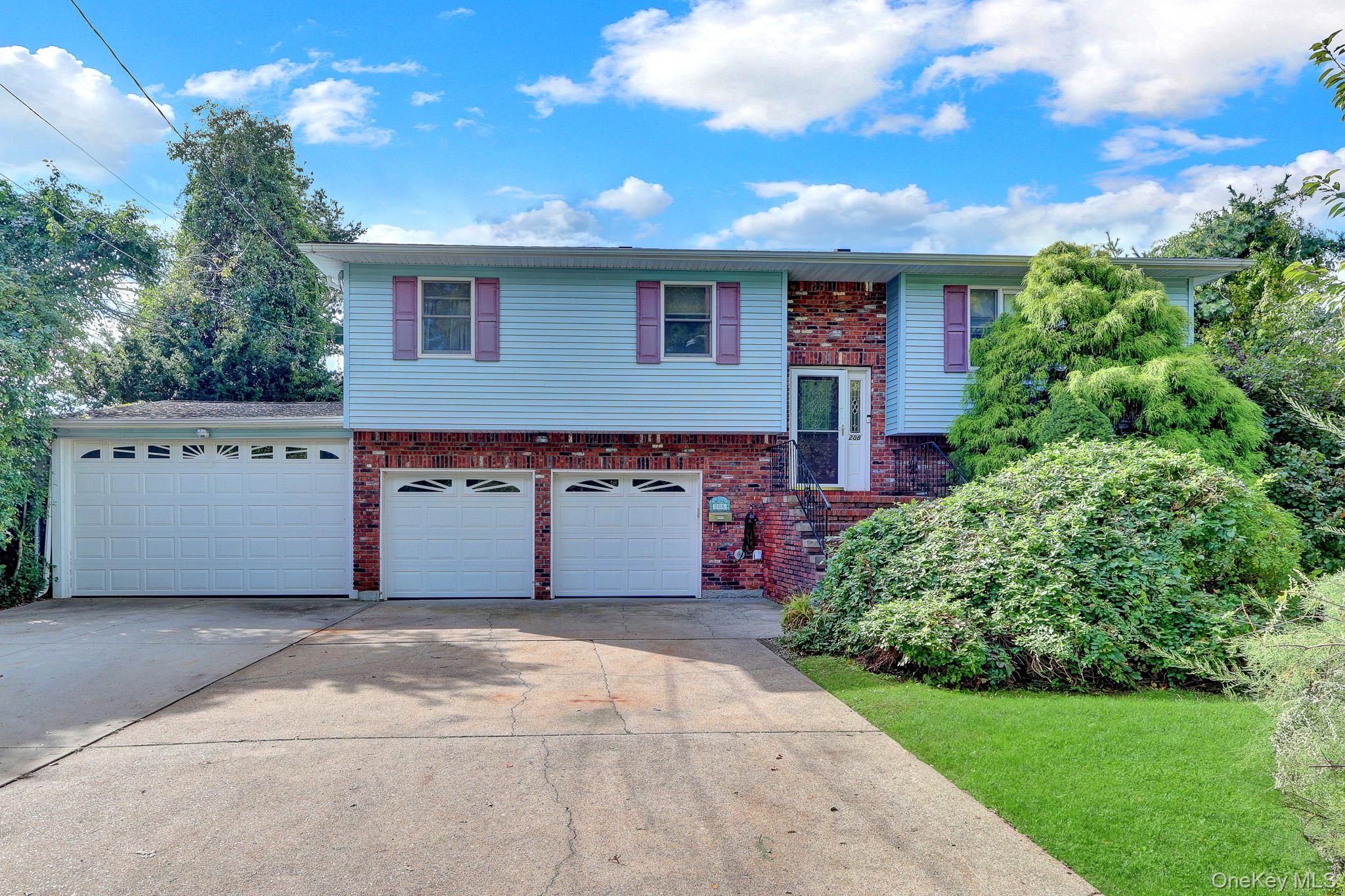 208 Raider Street, West Babylon NY 11704