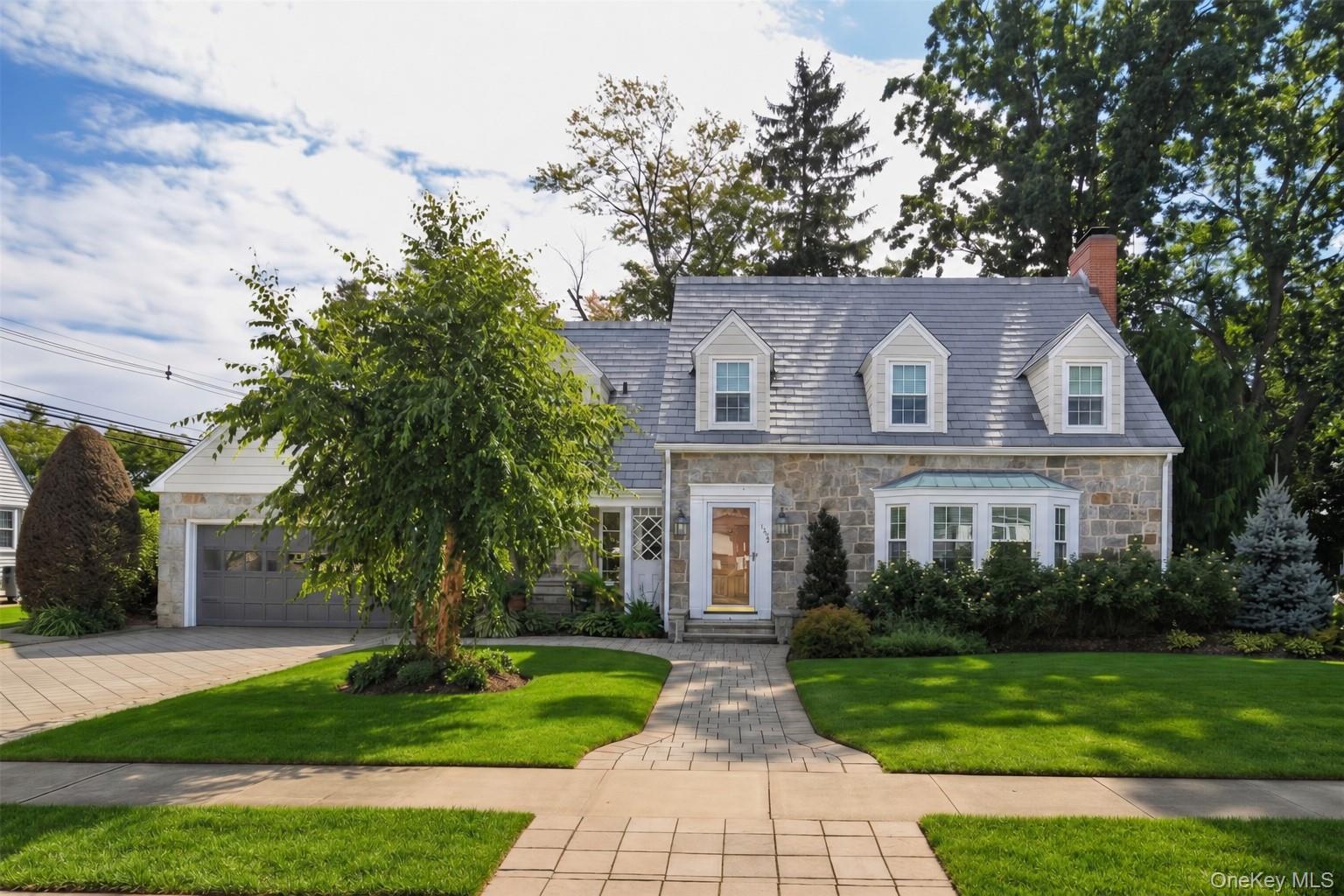 186 Voorhis Avenue, Rockville Centre NY 11570