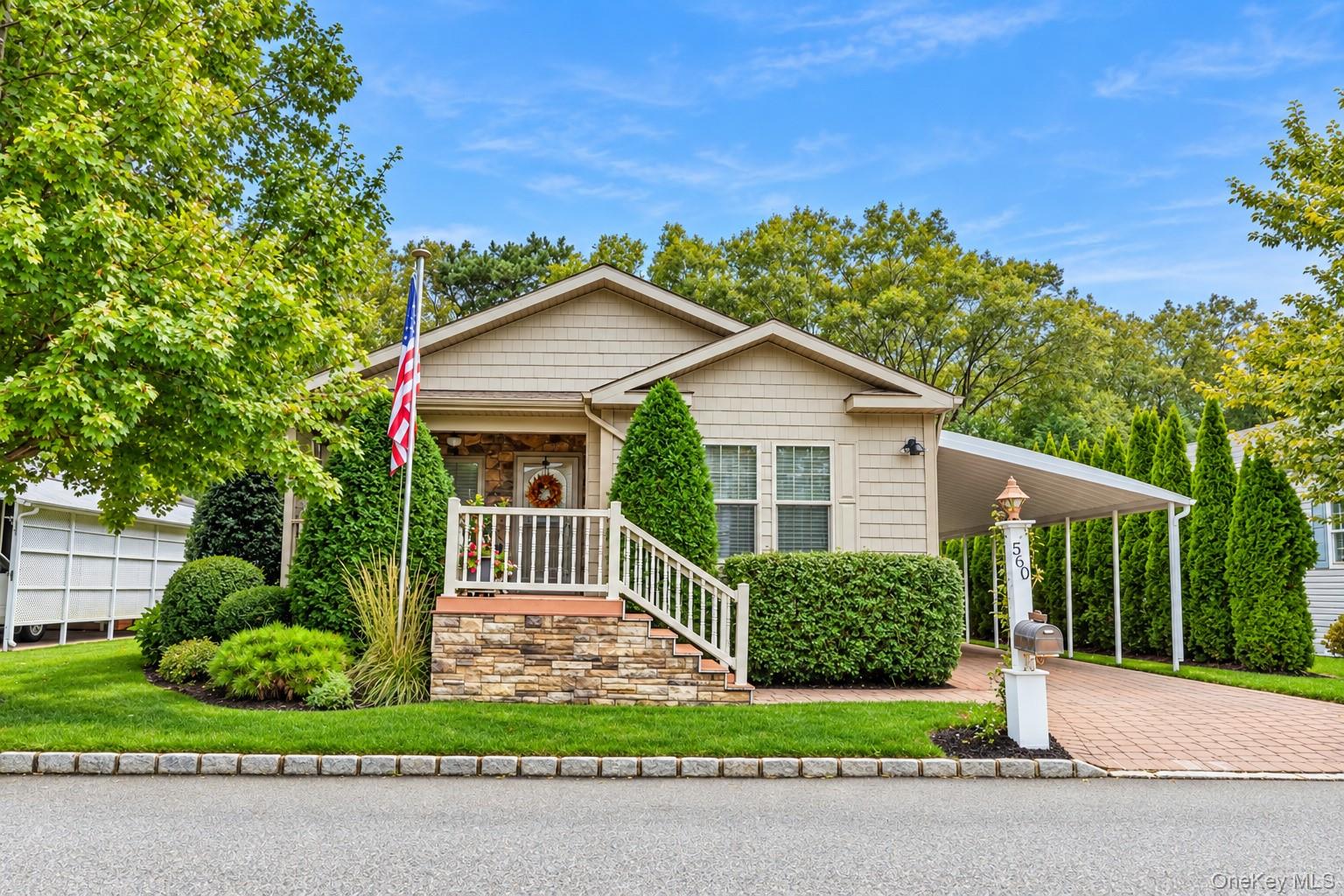 1661 Old Country Road Unit 560, Riverhead NY 11901