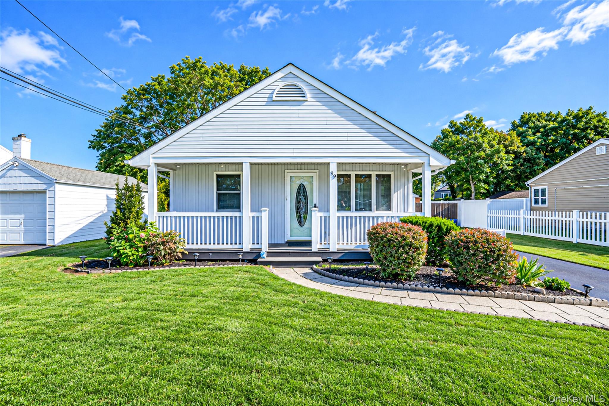 99 Cherubina Lane, North Babylon NY 11703