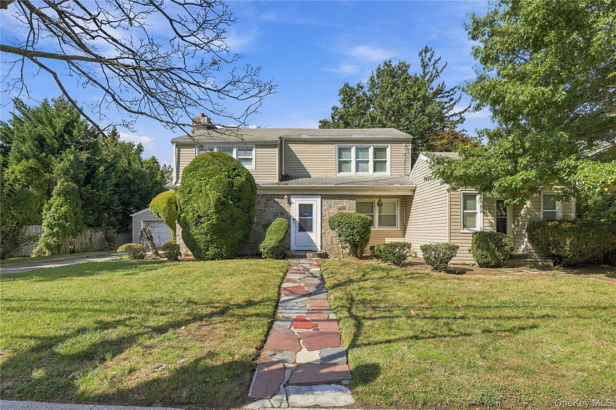 201 Hempstead Avenue, Malverne NY 11565