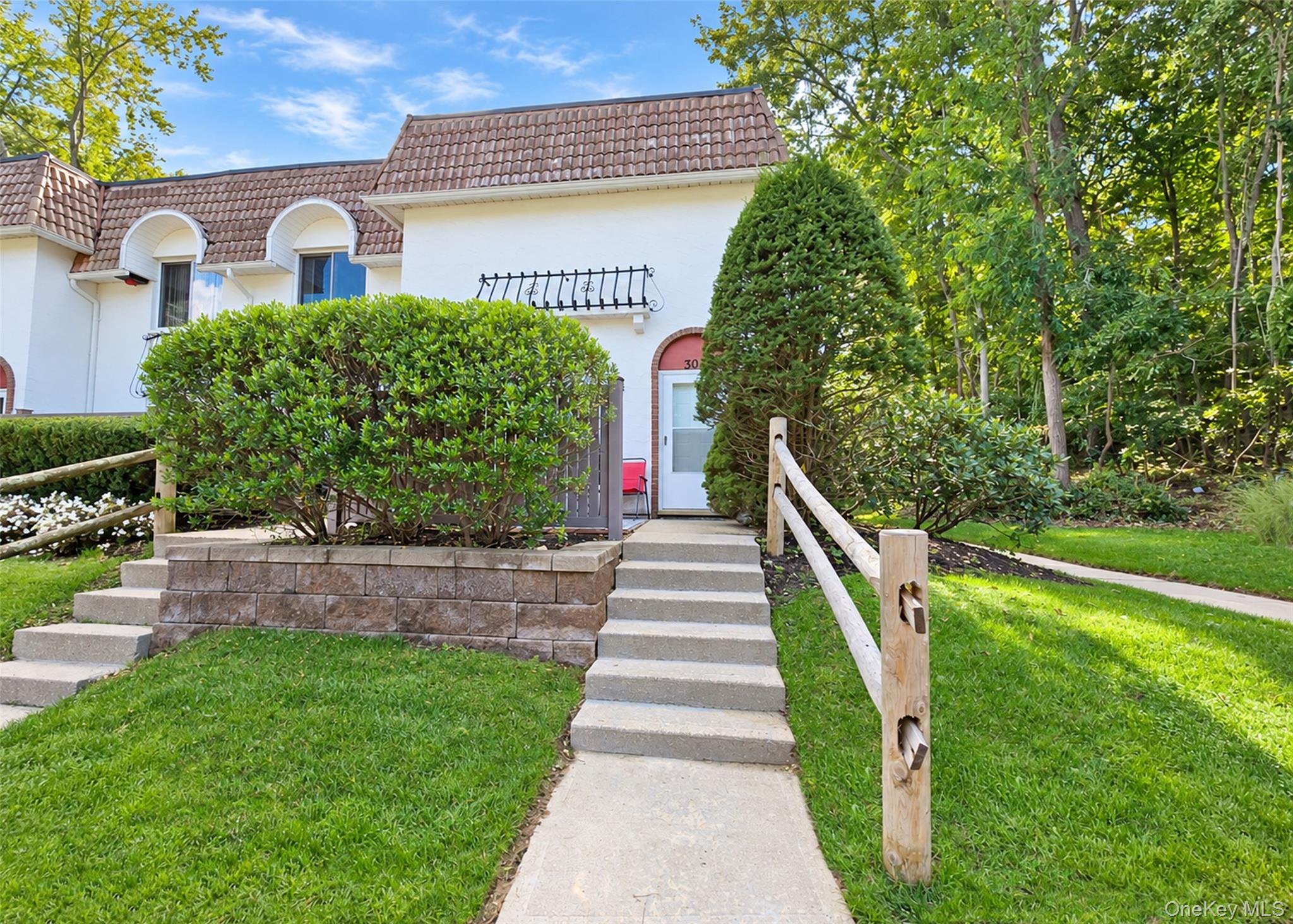 305 Brettonwoods Drive, Coram NY 11727