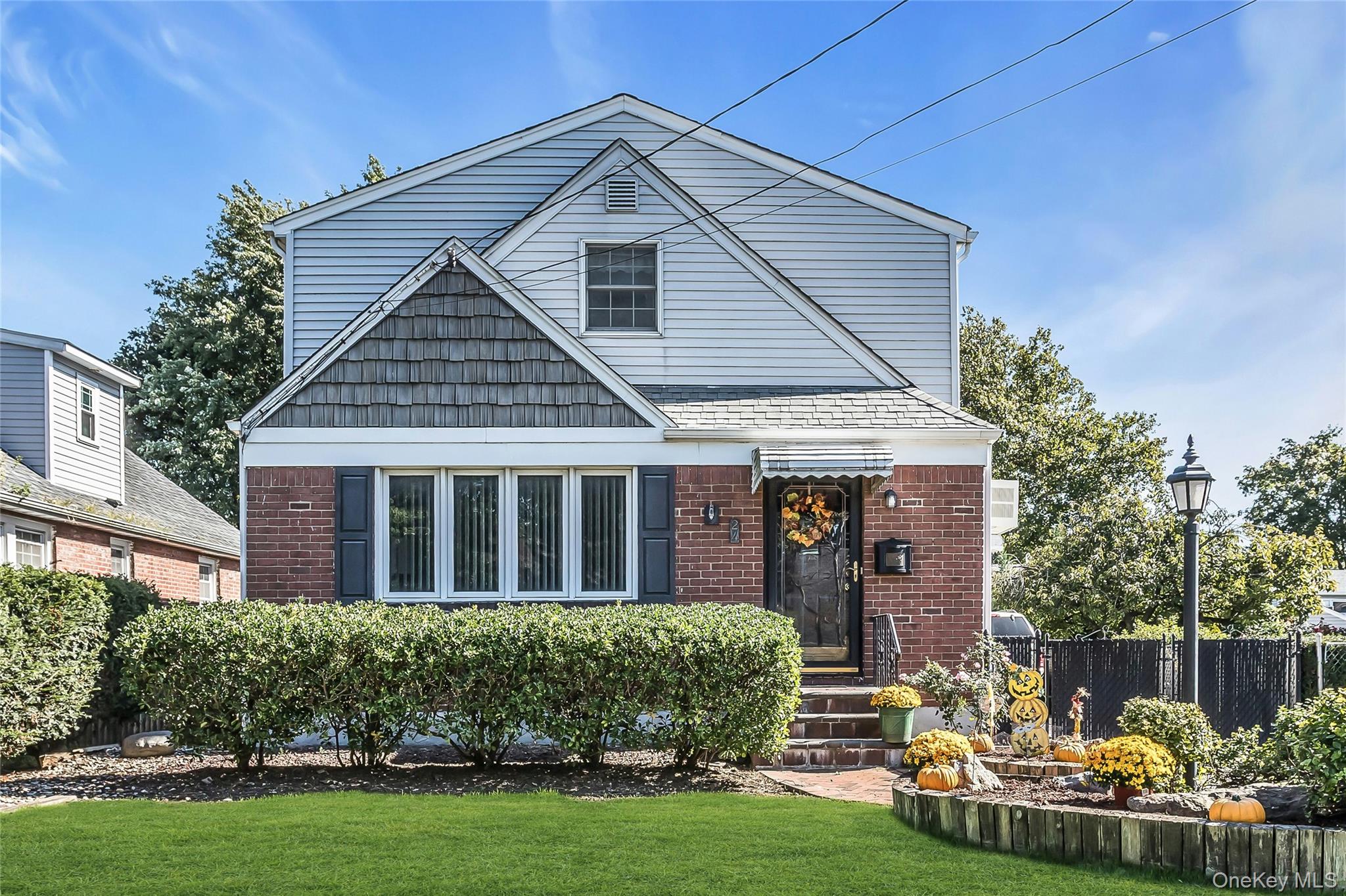 24 Fieldston Street, Westbury NY 11590