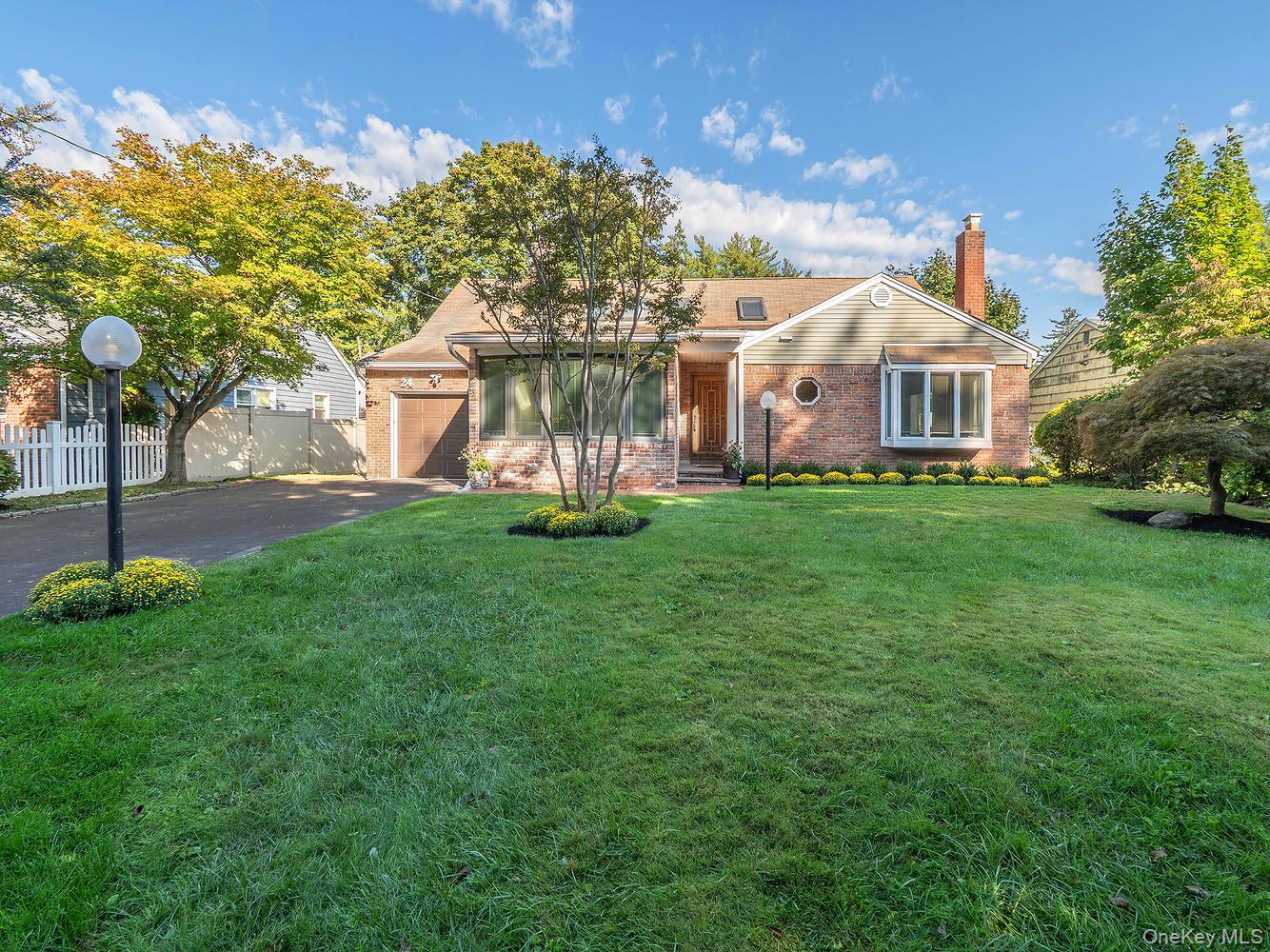 24 Downing Avenue, Sea Cliff NY 11579