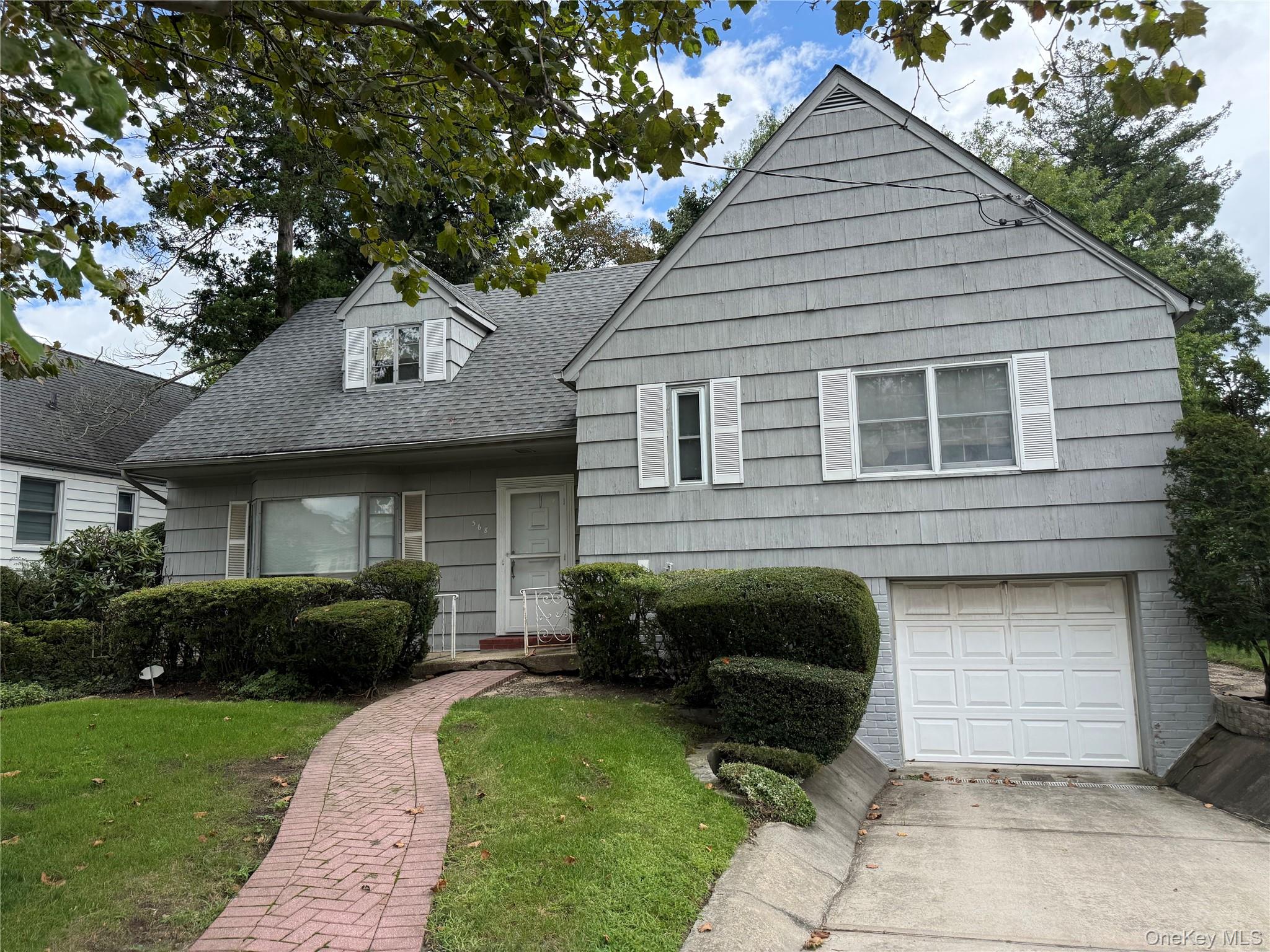 568 Donald Lane, Woodmere NY 11598