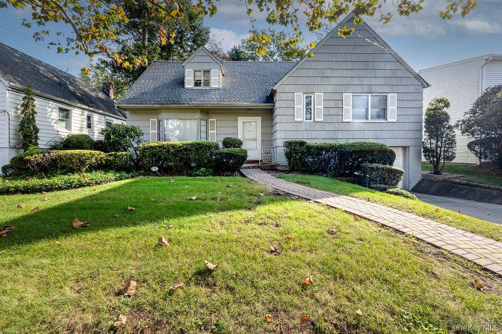 568 Donald Lane, Woodmere NY 11598