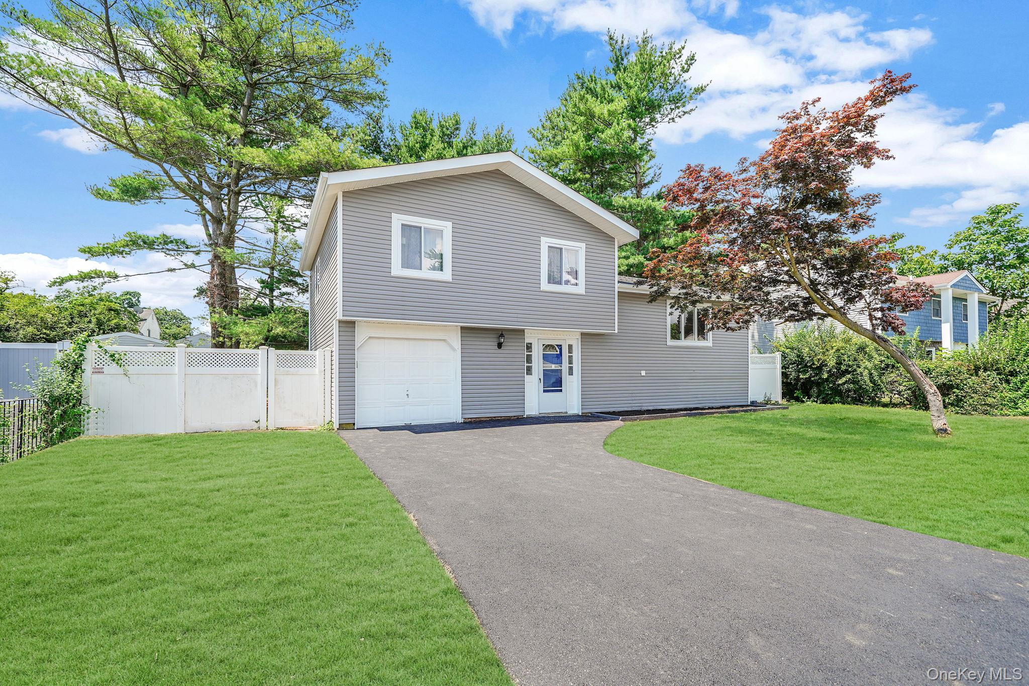 180 Branch Avenue, Central Islip NY 11722