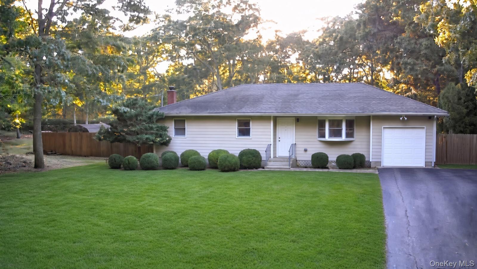 531 Brookhaven Avenue, Flanders NY 11901