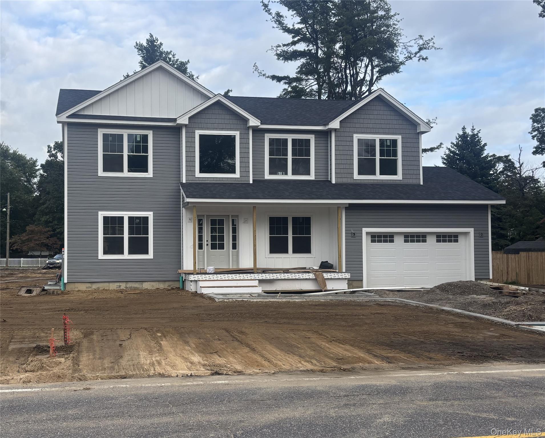 2047 lincoln Avenue, Holbrook NY 11741