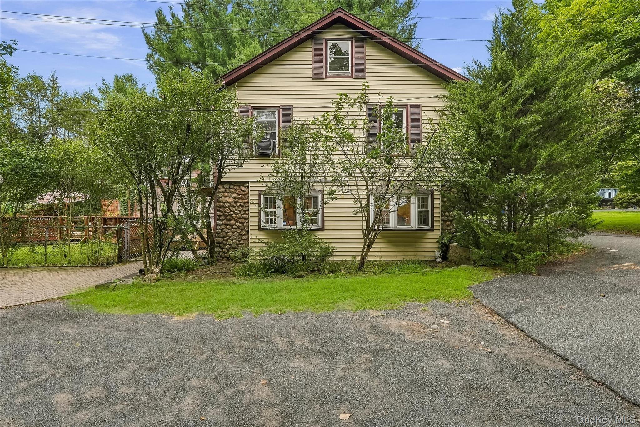 164 Woodland Avenue, Pearl River NY 10965