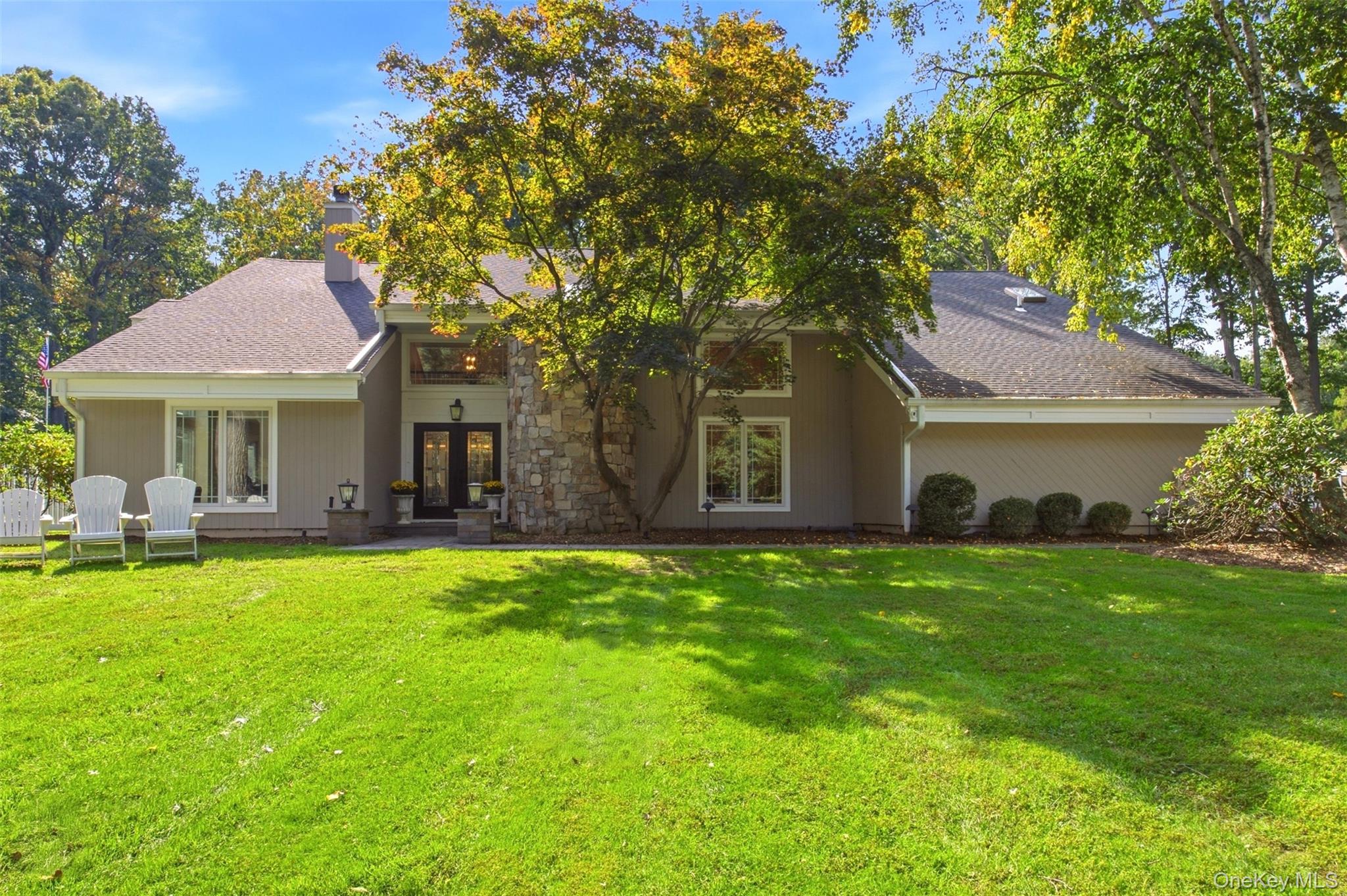 2 White Cap Court, Lloyd Harbor NY 11743
