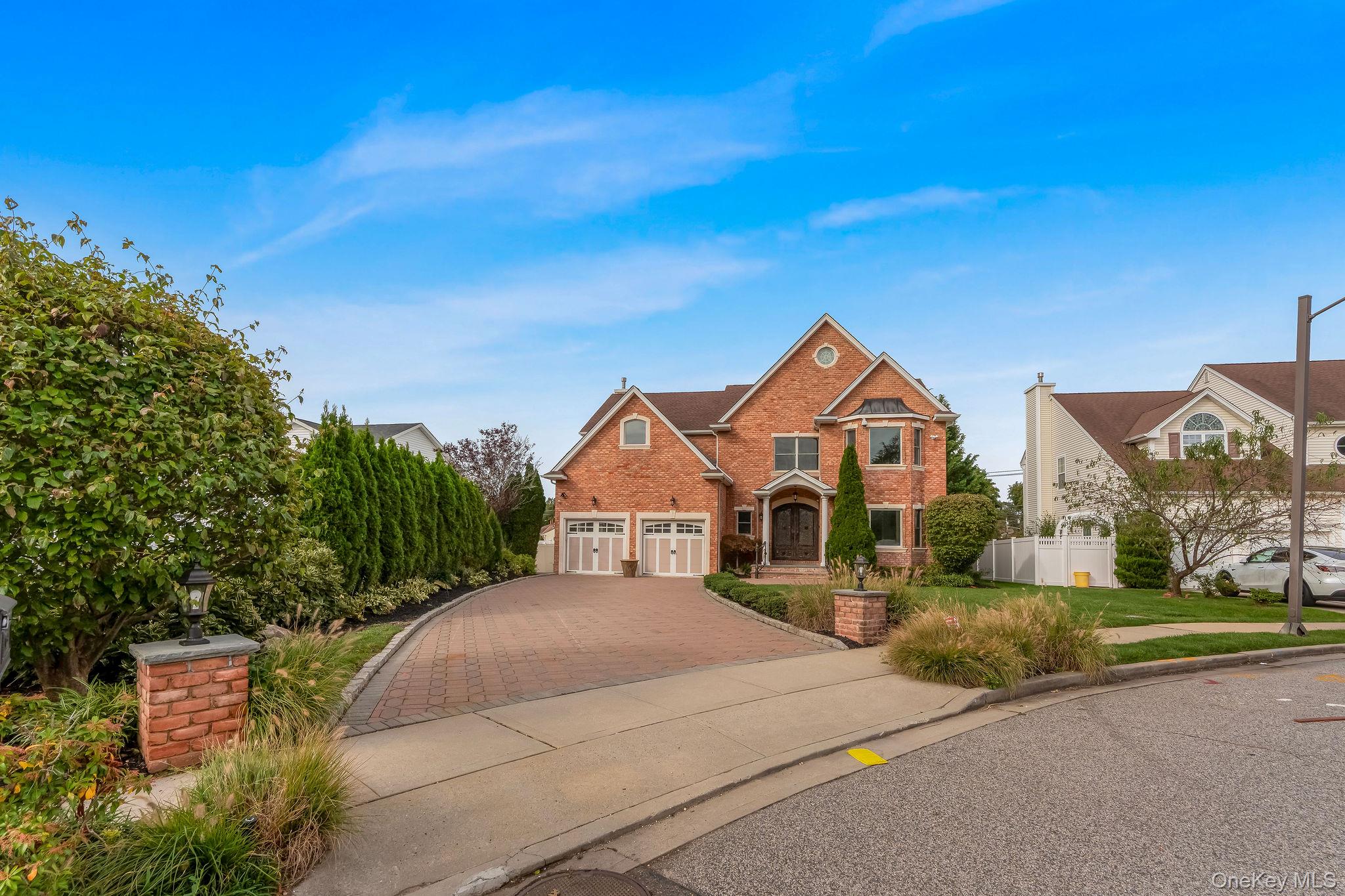 4 Corin Court, Syosset NY 11791