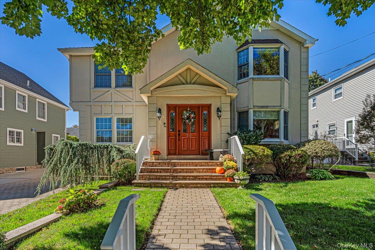 22 Clover Avenue, Floral Park NY 11001