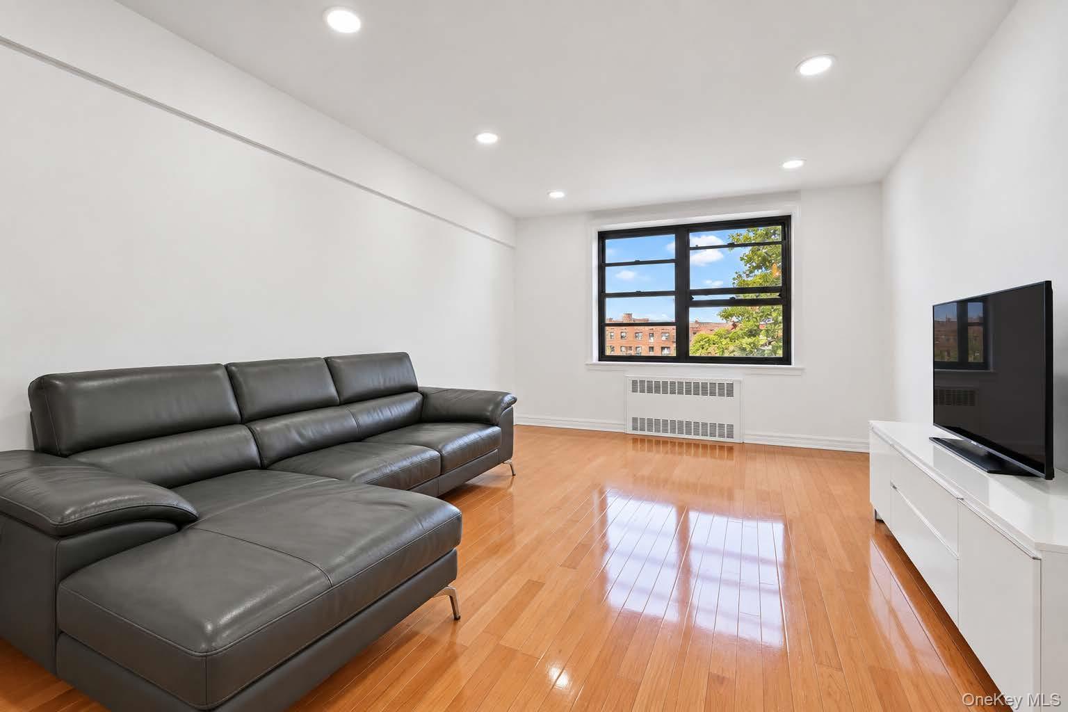 140-08 28th Road Unit 5F, Flushing NY 11354