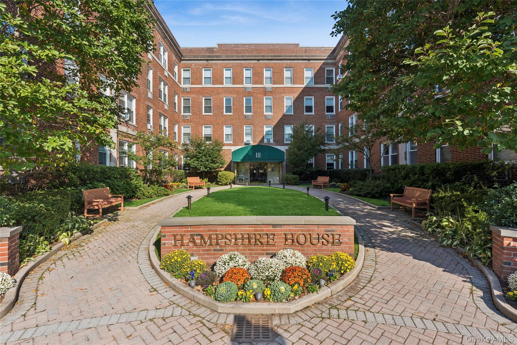 111 7th Street Unit 404, Garden City NY 11530