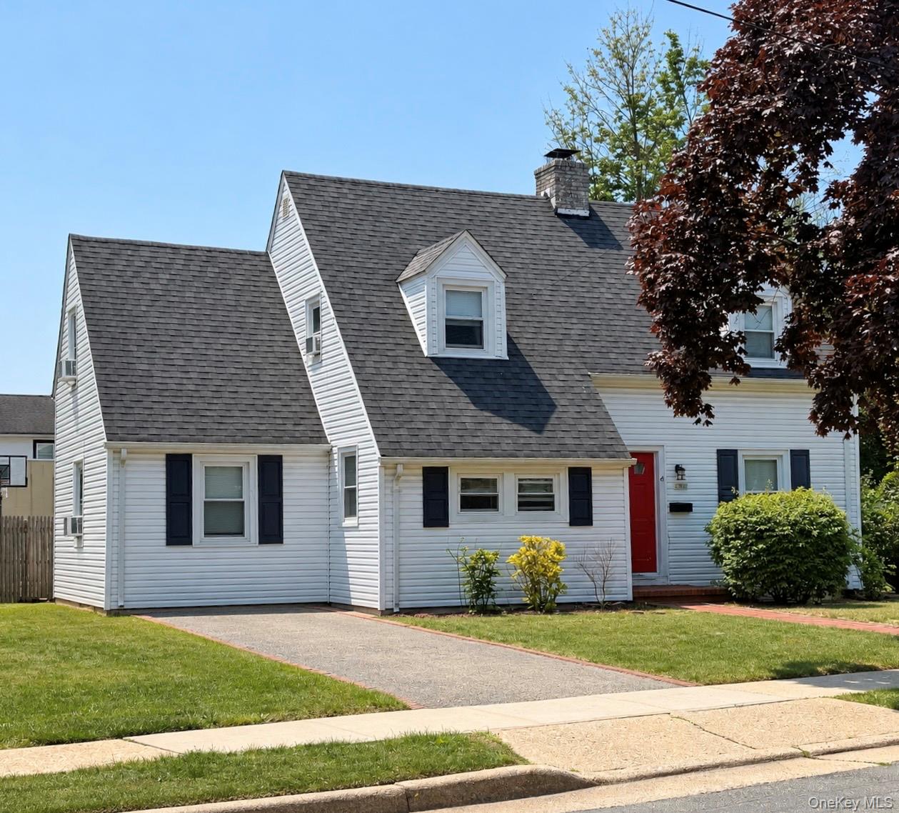 4 Primrose Lane, Hempstead NY 11550