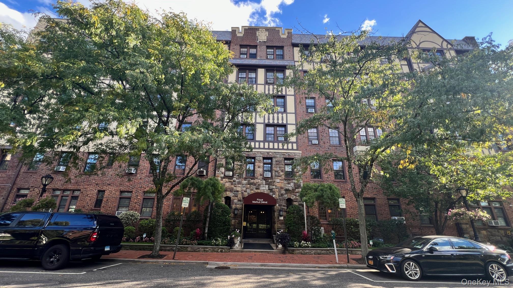 4 Maple Drive Unit 6F, Great Neck NY 11021