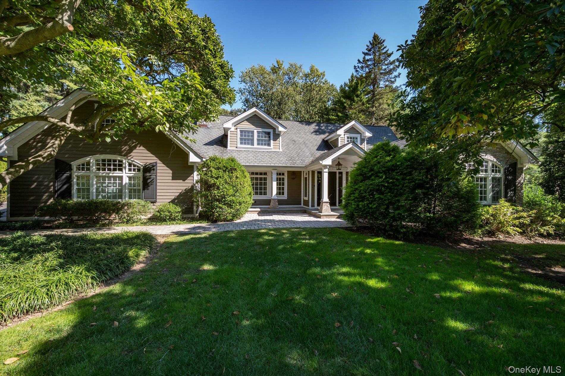 15 Haddington Drive, Old Westbury NY 11568