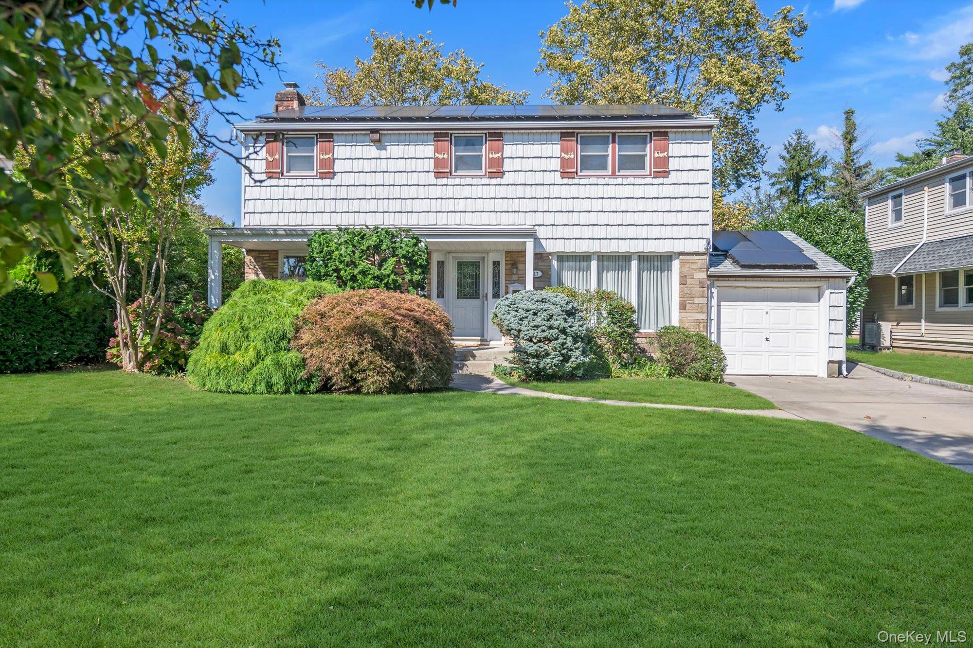 17 Joseph Street, New Hyde Park NY 11040
