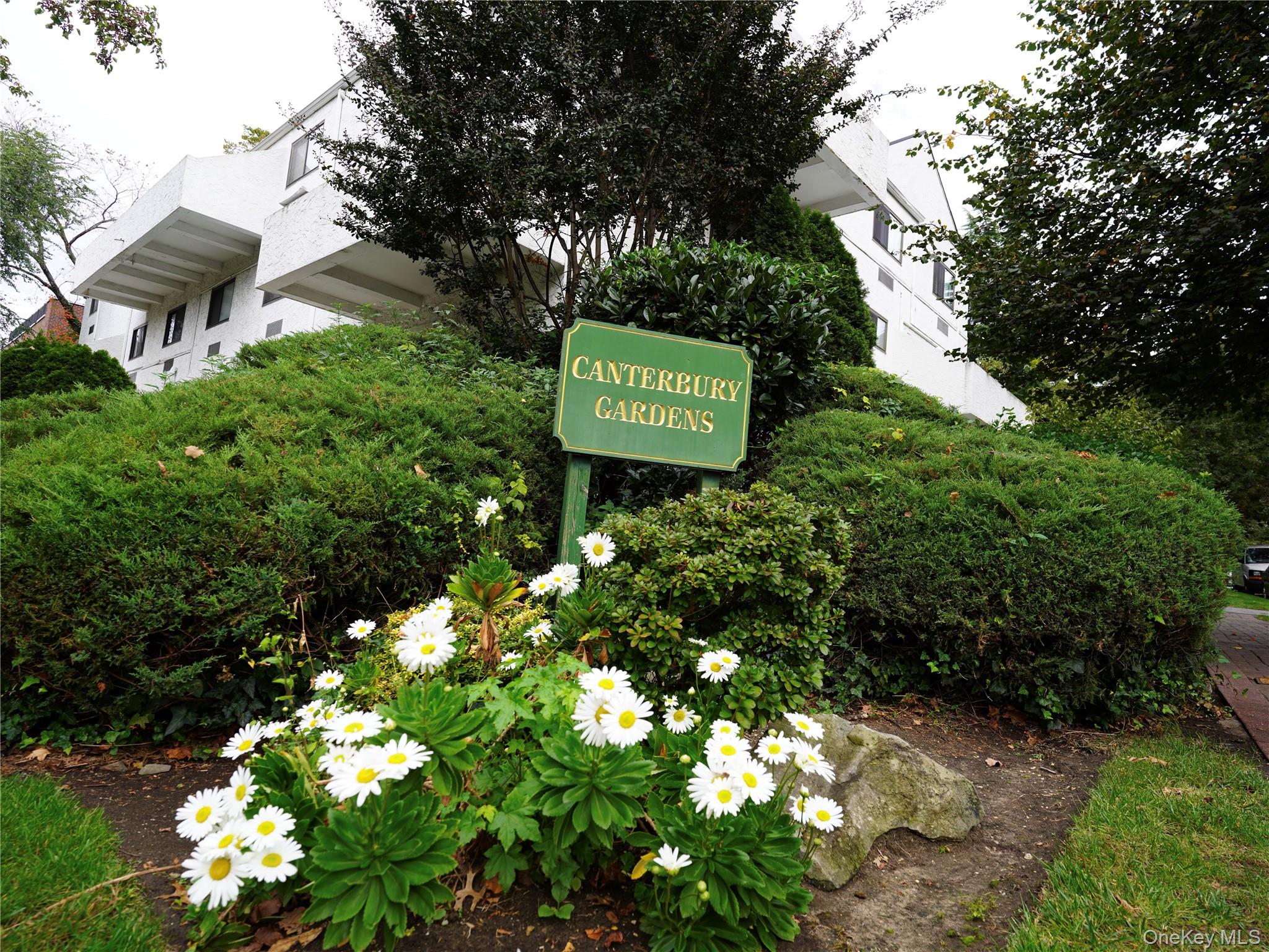 21 Canterbury Road Unit 4, Great Neck NY 11021