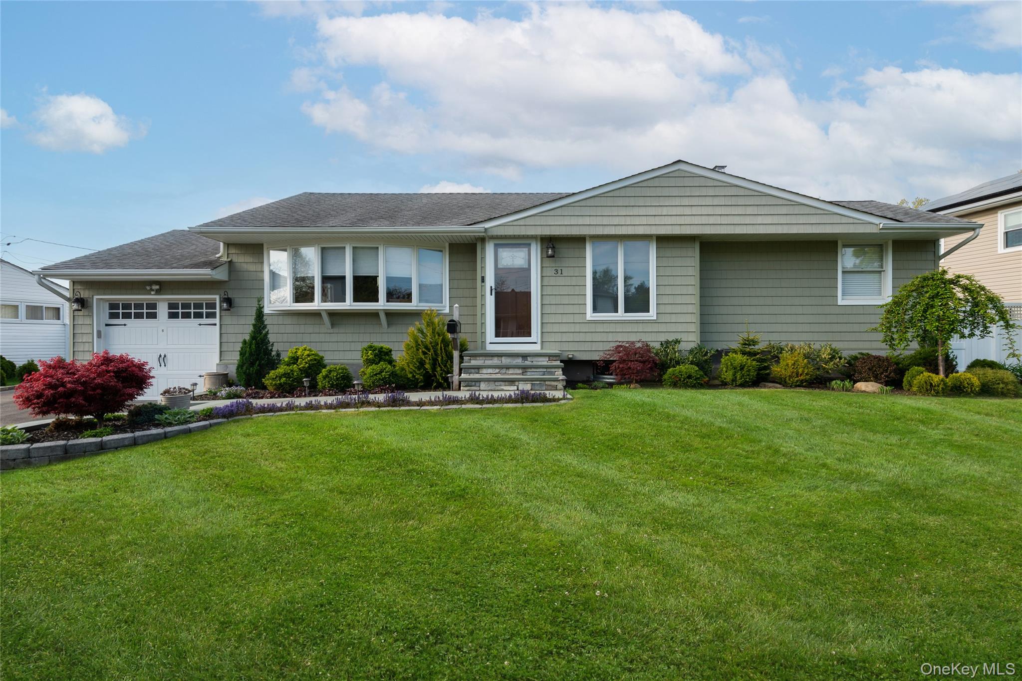 31 Garden Circle, Syosset NY 11791