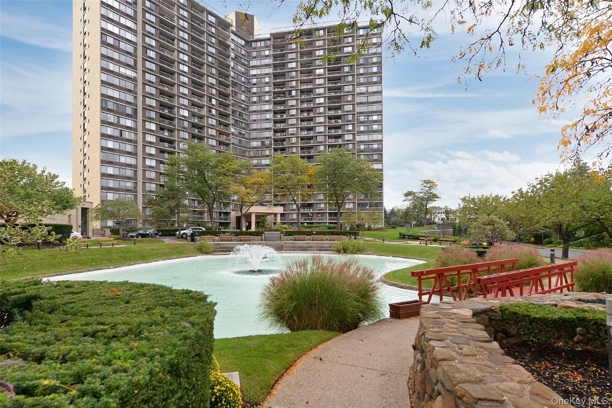 2 Bay Club Drive Unit 17G, Bayside NY 11360