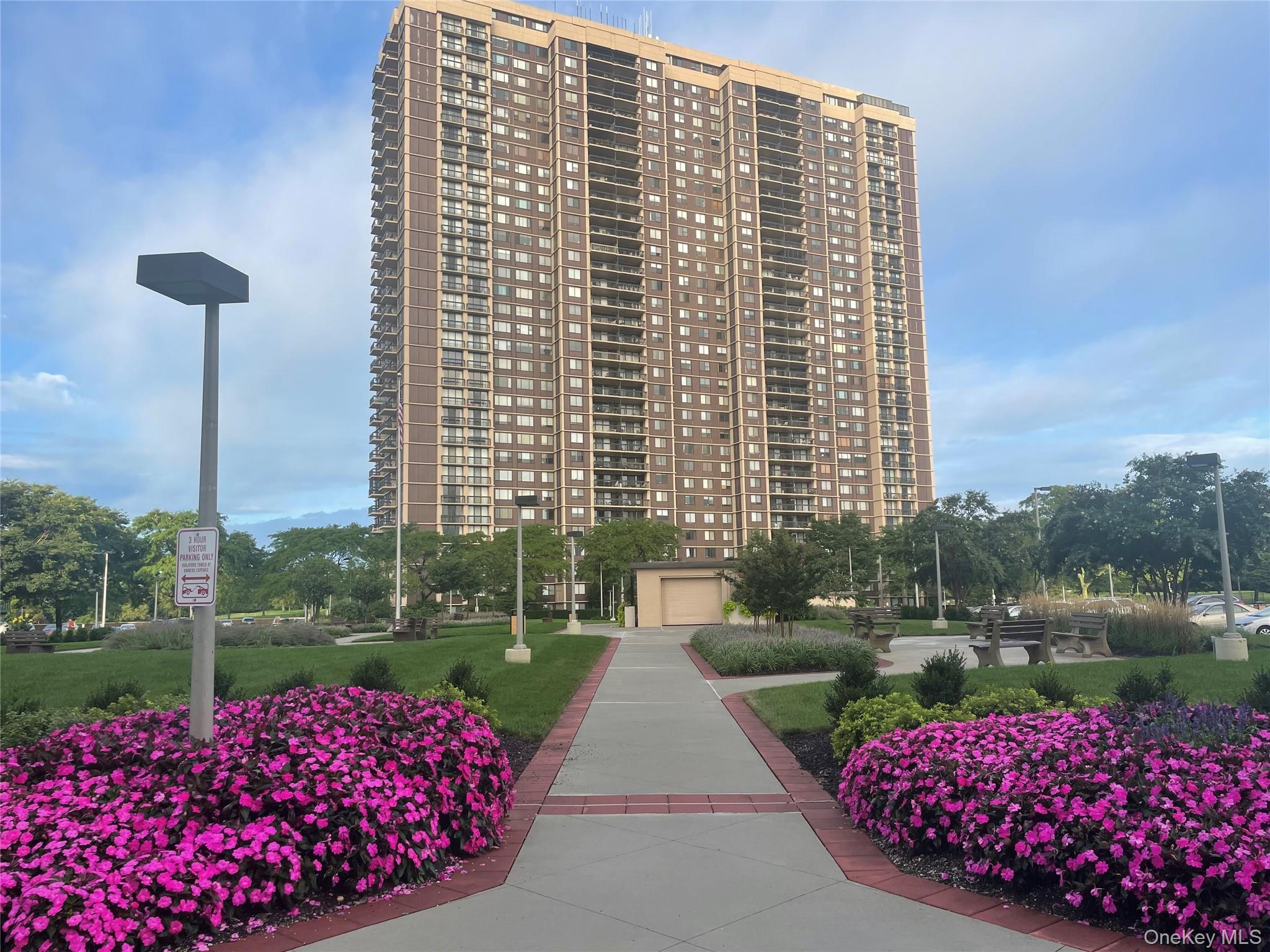 27010 Grand Central Parkway Unit 28H, Floral Park NY 11005