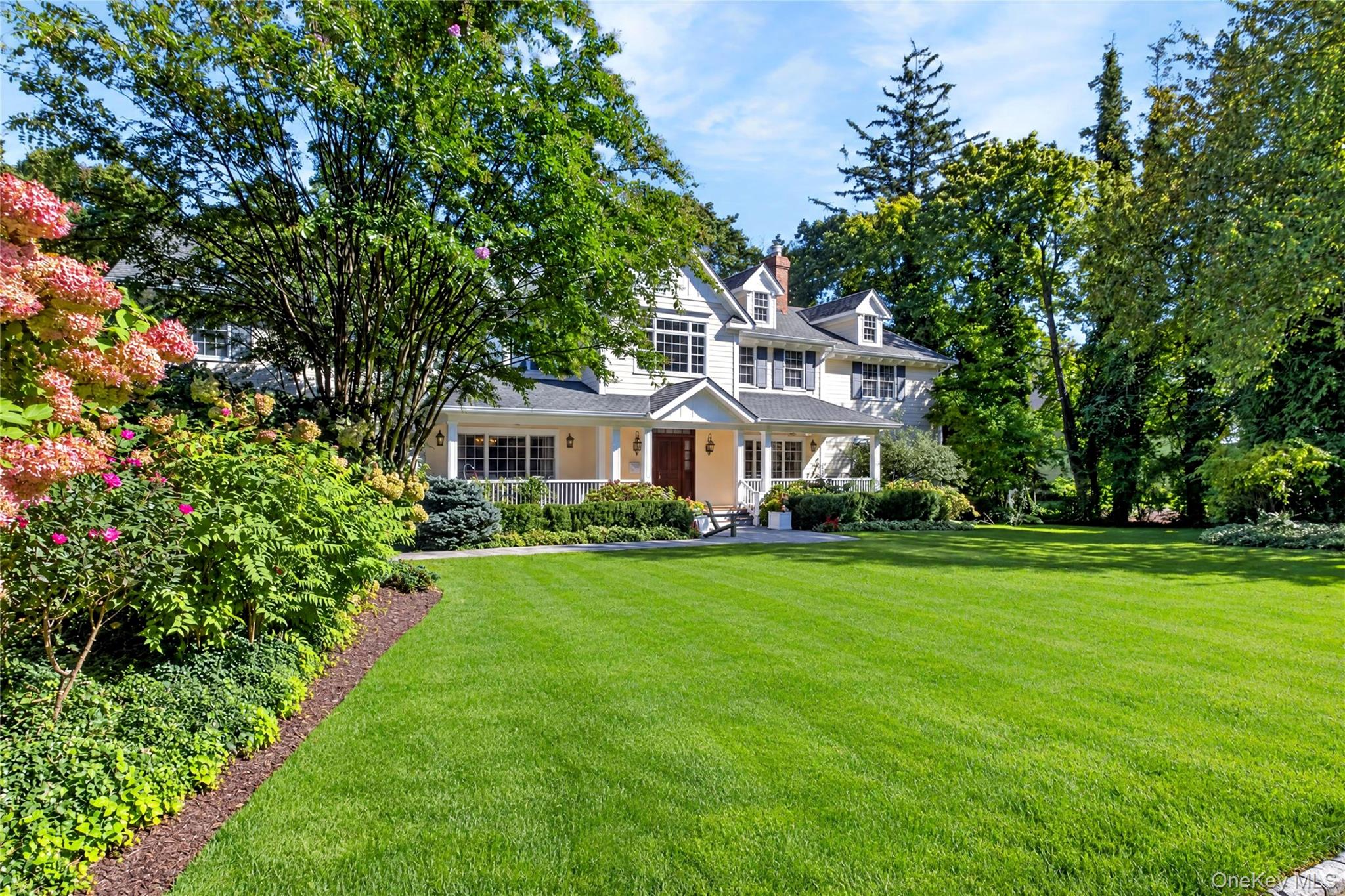 44 Brookside Drive, Manhasset NY 11030