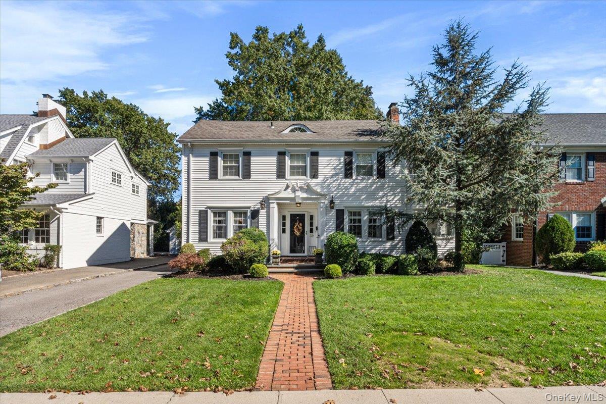 39 Euston Road, Garden City NY 11530