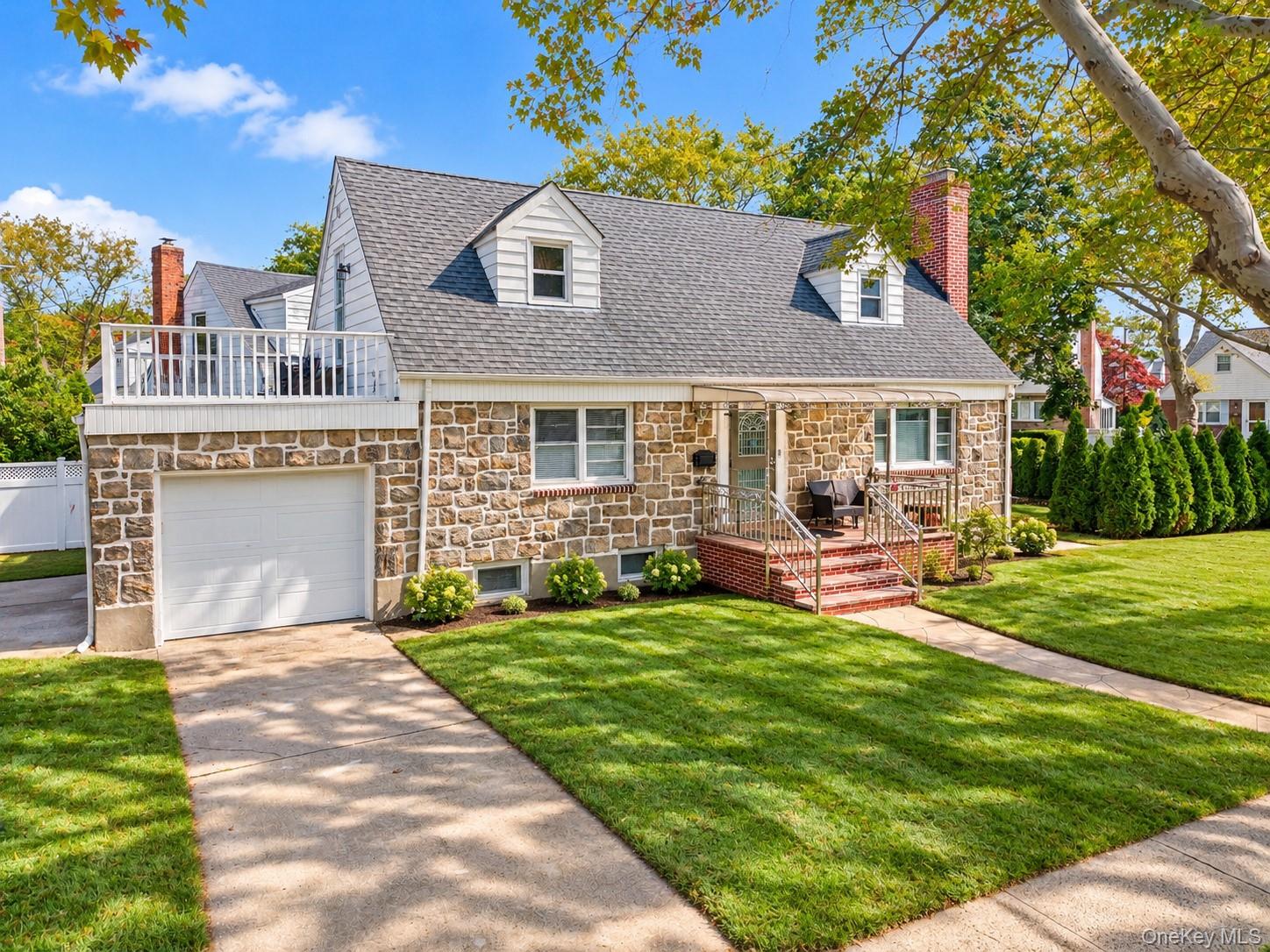 471 Beech Street, New Hyde Park NY 11040