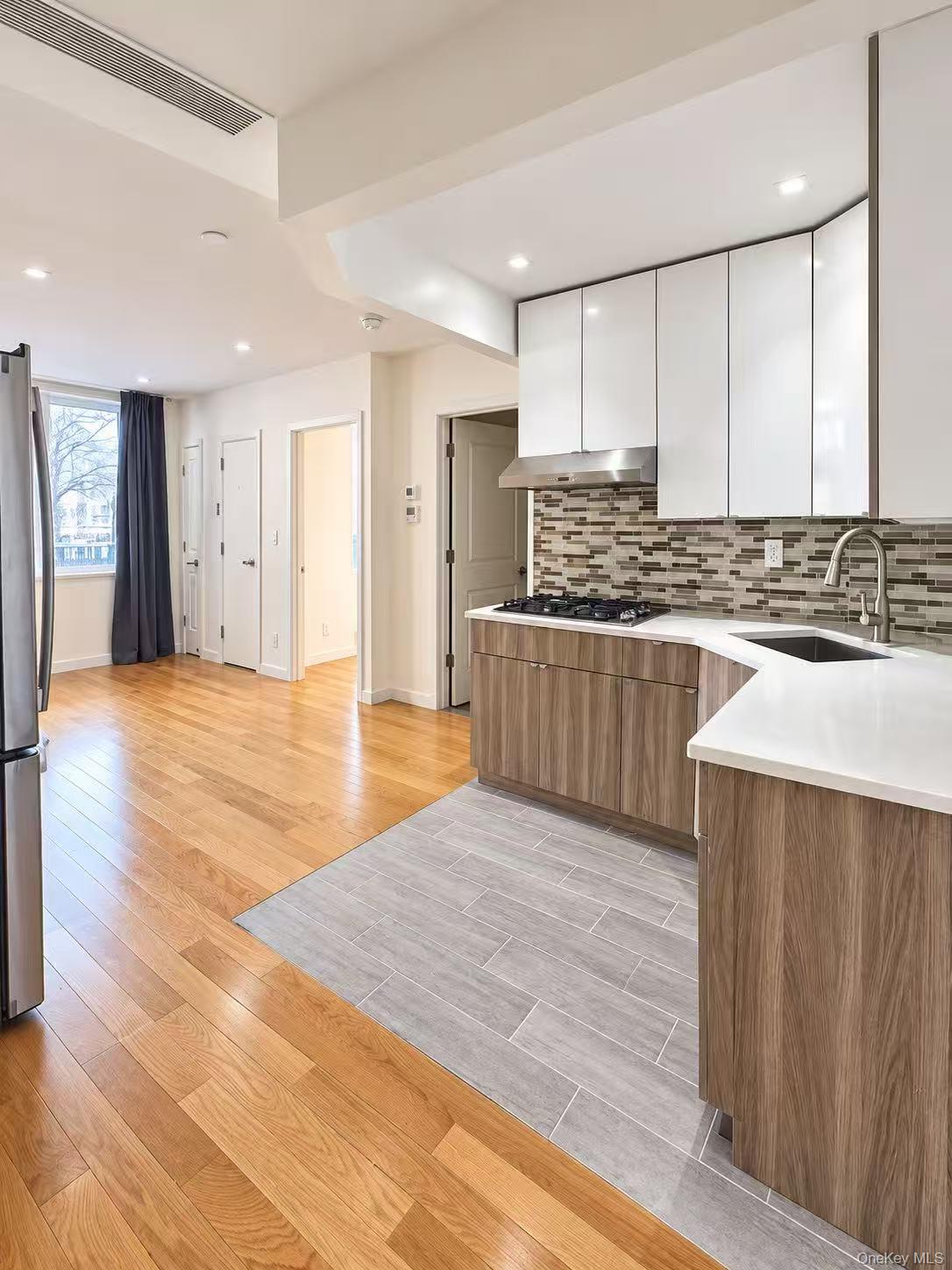 4223 Parsons Boulevard Unit 2D, Flushing NY 11355