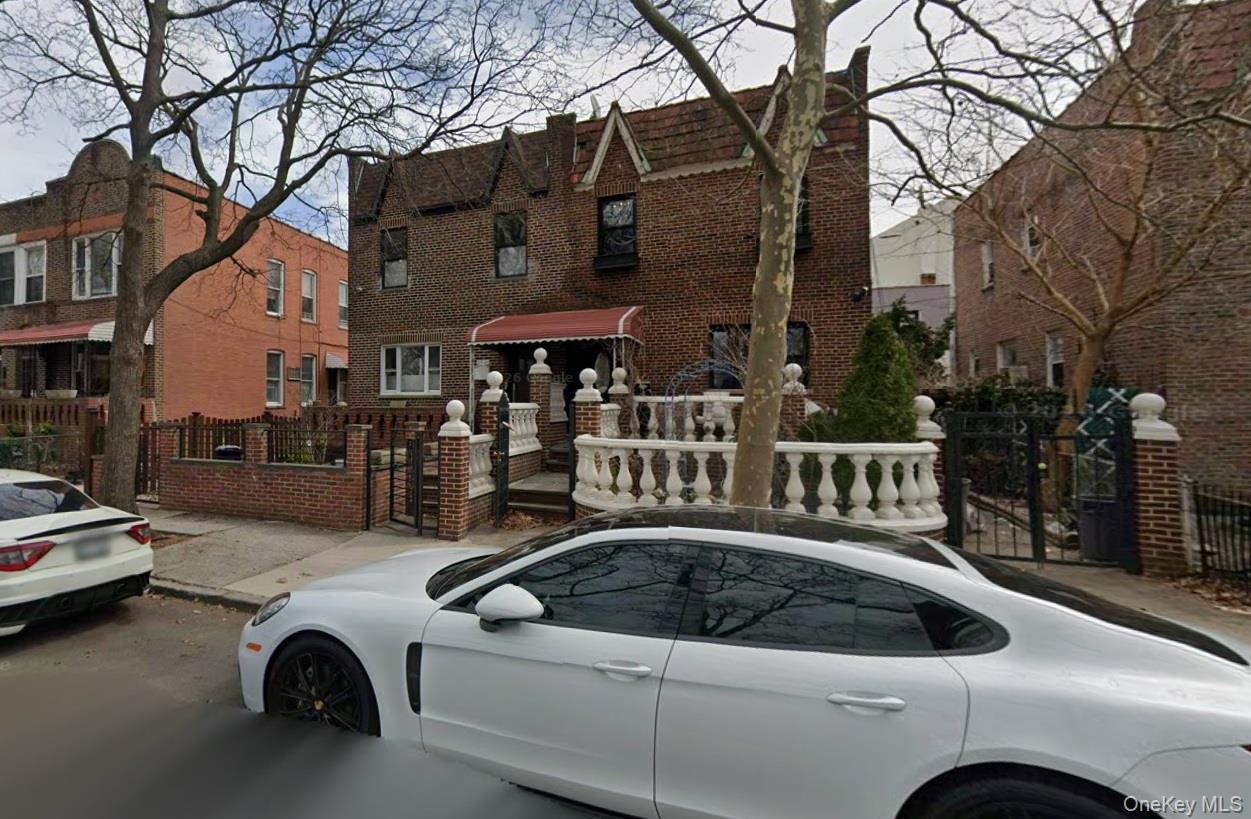 23-61 19th Street, Astoria NY 11105
