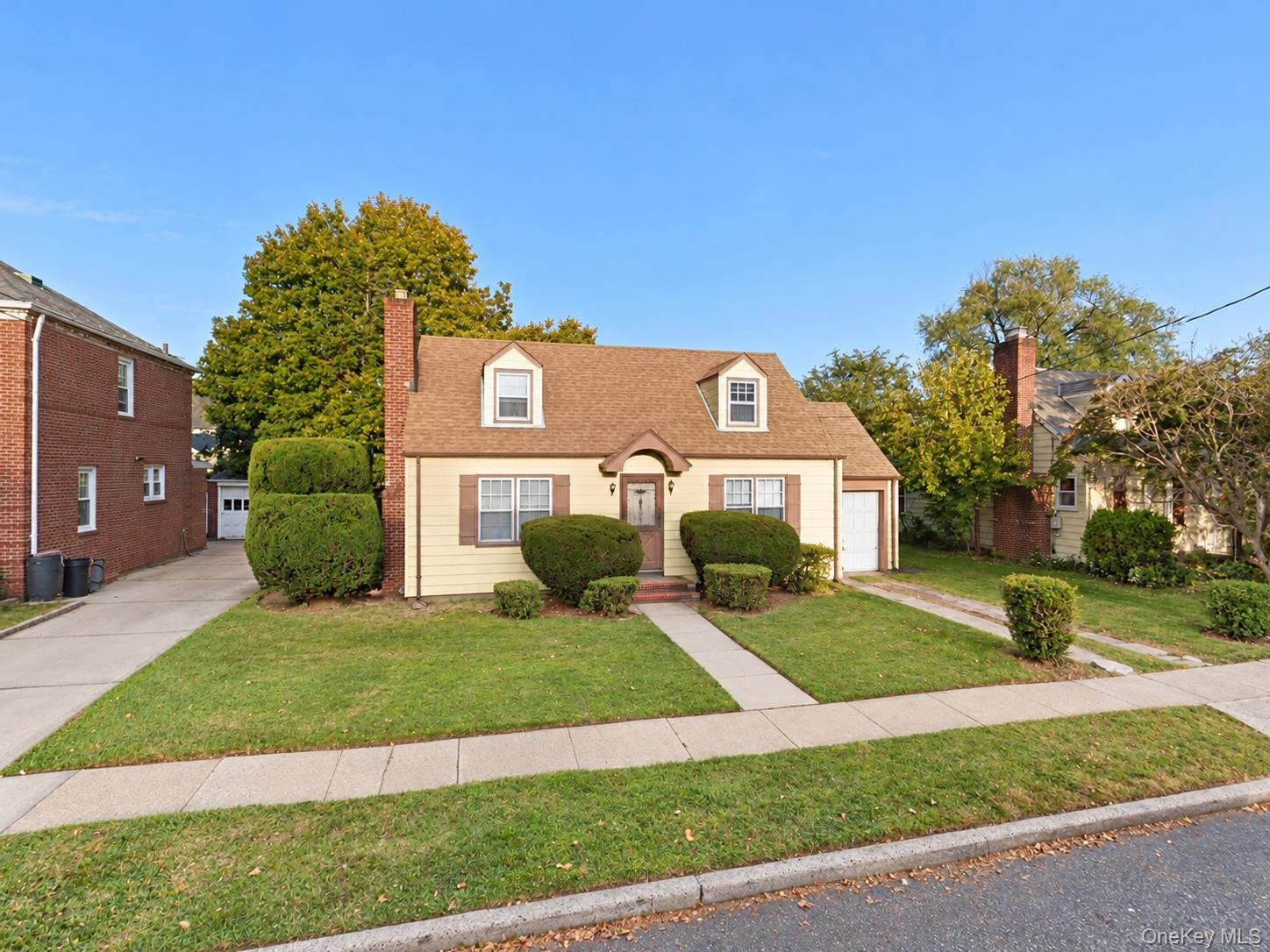 526 N 11th Street, New Hyde Park NY 11040